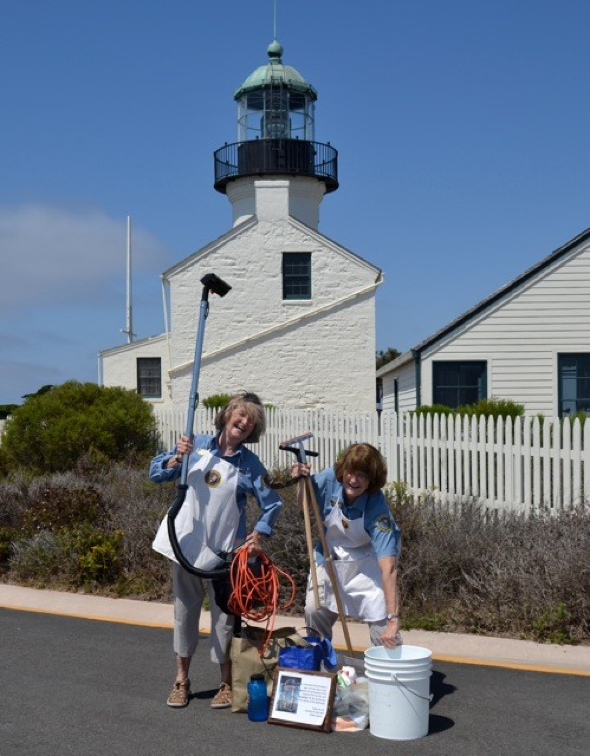 Karen Scanlon, left, with her twin sister Kim Fahlen on their way to complete some lighthouse keeping