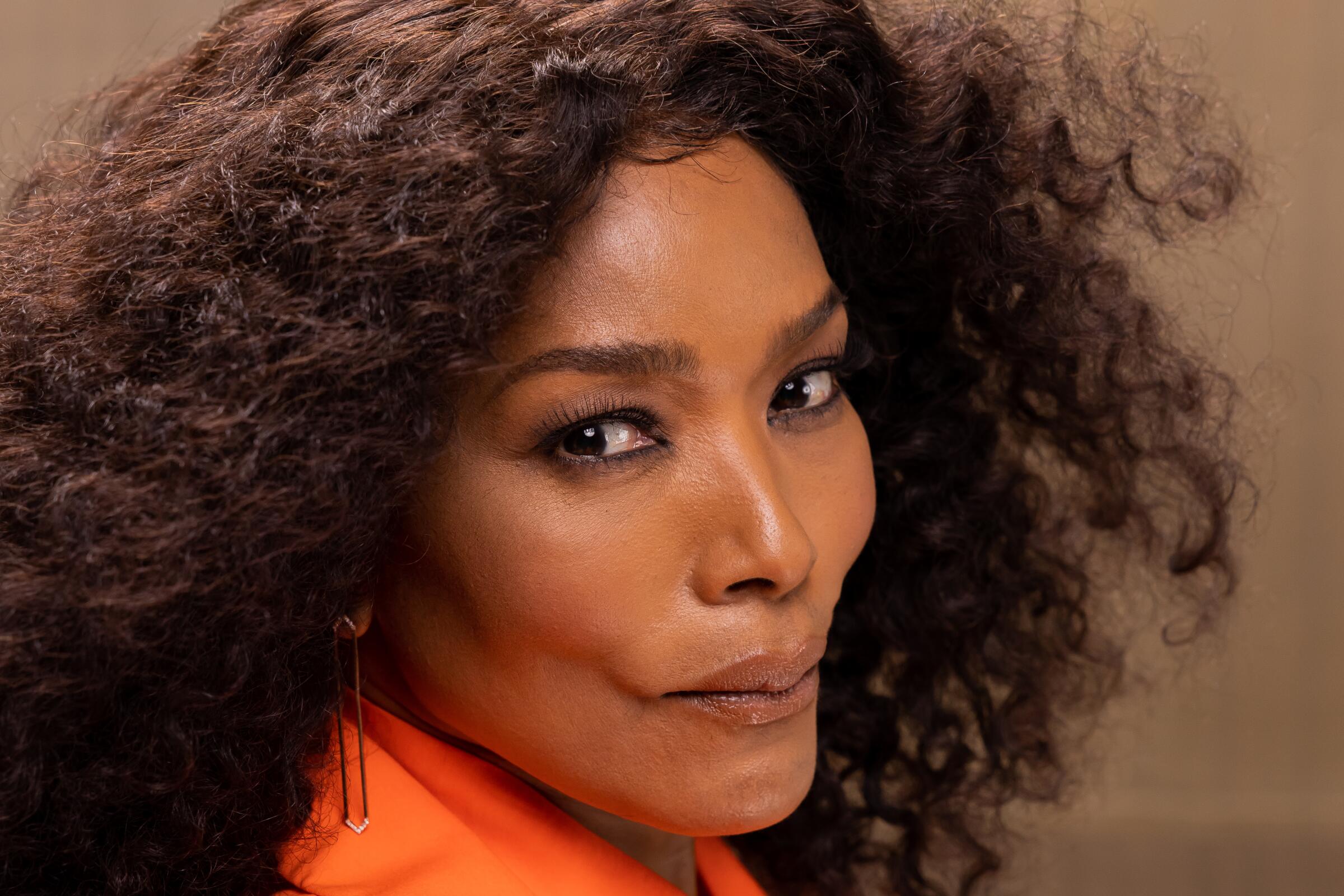 29 Years Later Angela Bassett Didn t Expect Oscar Nod No 2 Los 29-years-later-angela-bassett-didn-t-expect-oscar-nod-no-2-los