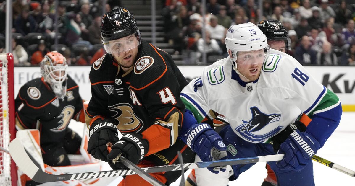 Injury-riddled Ducks can't rally in loss to first-place Canucks