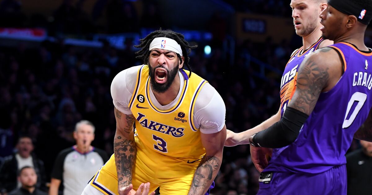 Comment Anthony Davis des Lakers a dominé le troisième quart contre les Suns