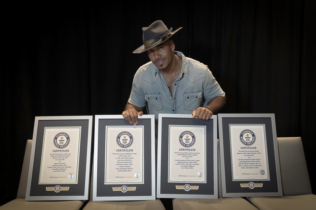 Romeo Santos, de origen dominicano, batió cuatro Guinness World Records, entre ellos el del solista tropical con más copias vendidas, gracias a sus tres primeros álbumes en solitario.