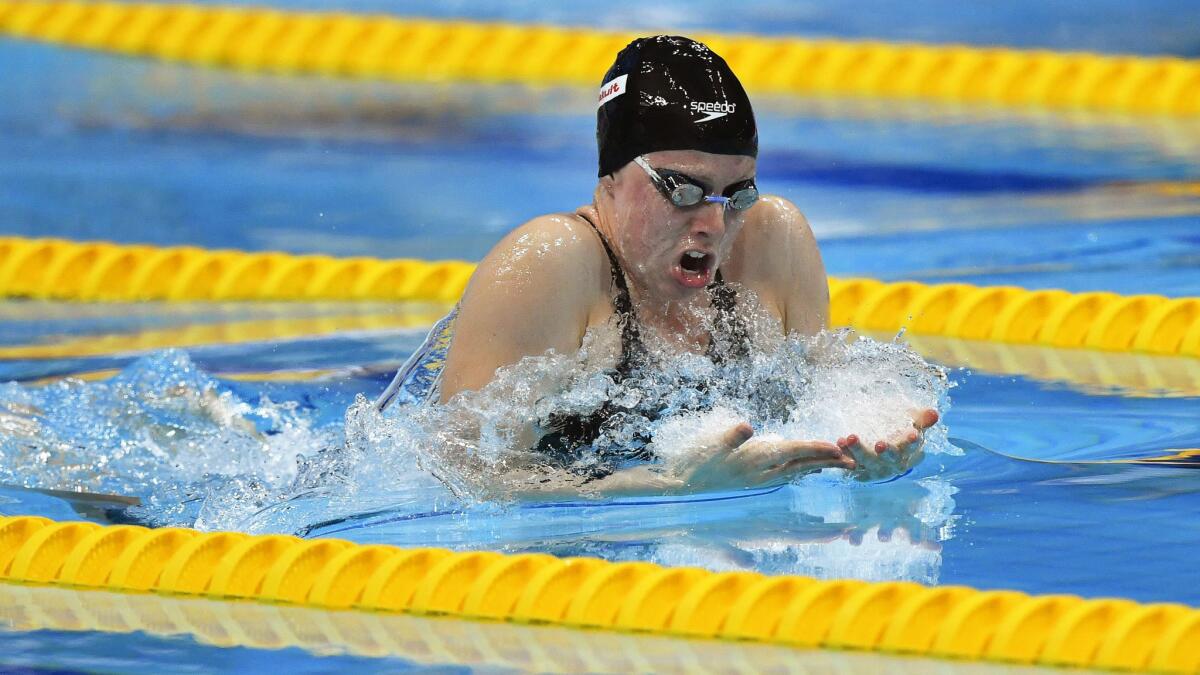 epa06117660 Lilly King of the USA is on her way to win the women's 50m Breaststroke final in a New World Record time during the 17th FINA Swimming World Championships in the Duna Arena in Budapest, Hungary, 30 July 2017. EPA/TIBOR ILLYES HUNGARY OUT ** Usable by LA, CT and MoD ONLY **