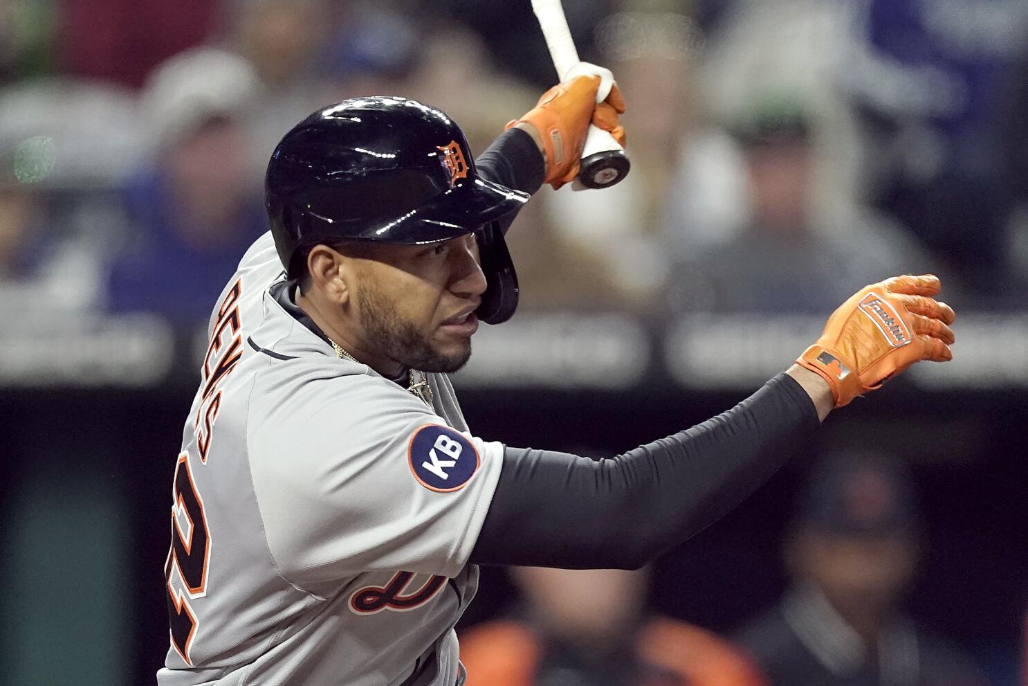 Reyes, Meadows drive in runs in 7th, Tigers beat Royals 4-2 - The