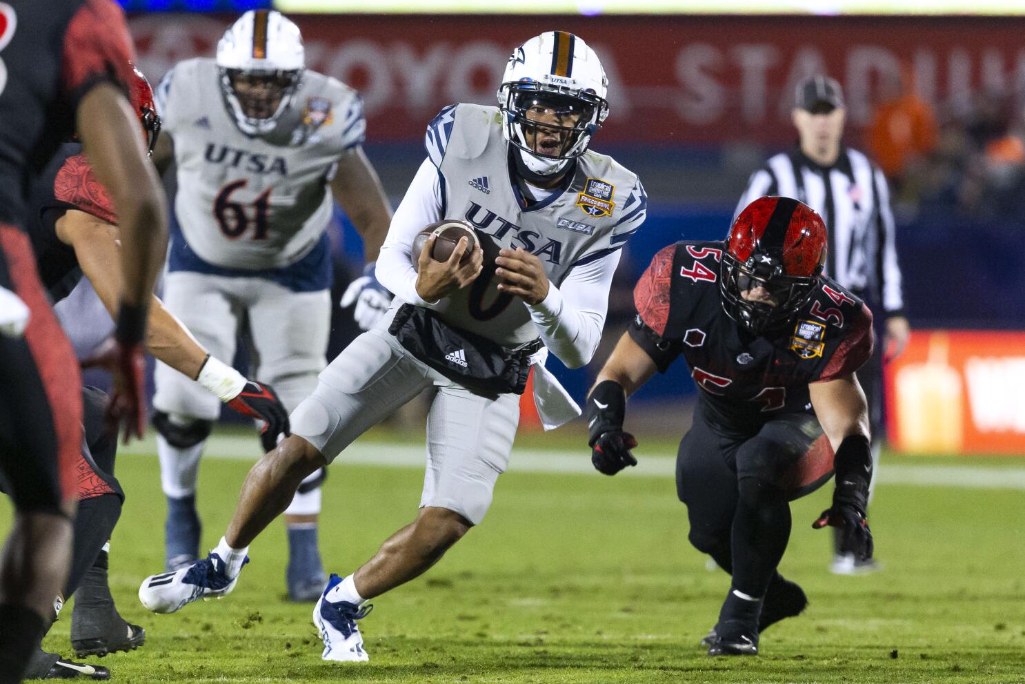 Record-setting games from Harris, Clark help UTSA to win