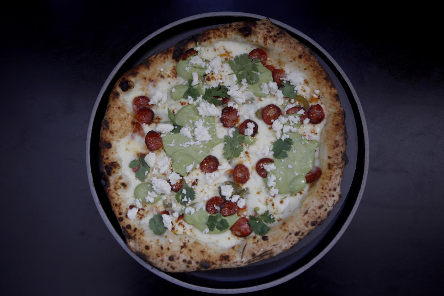 Jonathan Gold reviews Pizzana