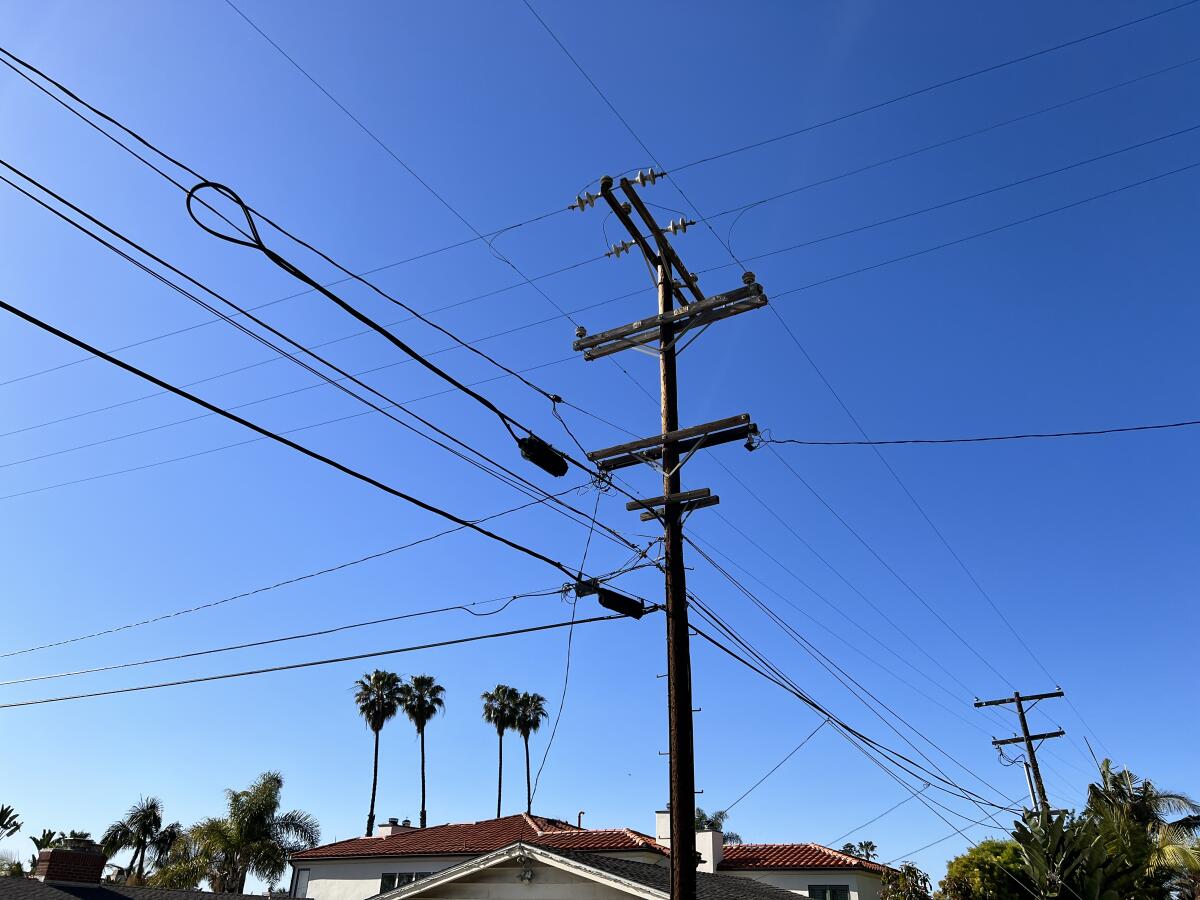 Overhead utility lines in La Jolla
