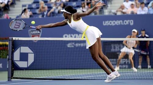 Venus Williams volley
