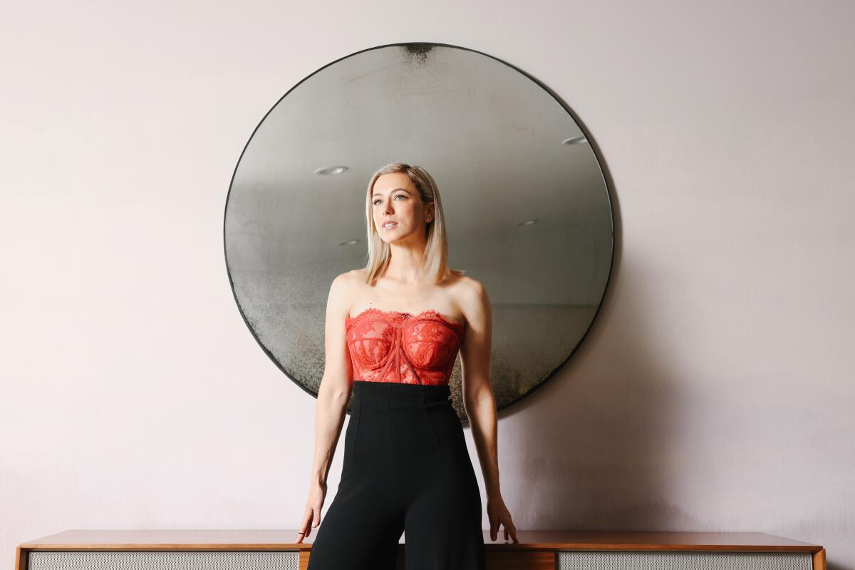 Iliza Shlesinger’s sharp humor cuts through the pages of her new book