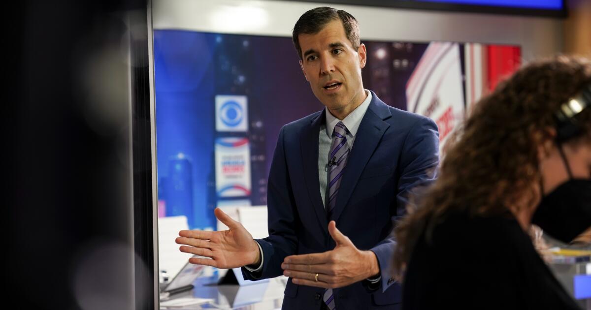 O repórter de justiça da CBS News, Scott McFallin, está deixando a rede