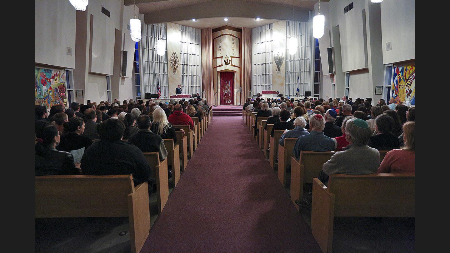 Photo Gallery: 33rd annual Days of Remembrance at Temple Emanu El