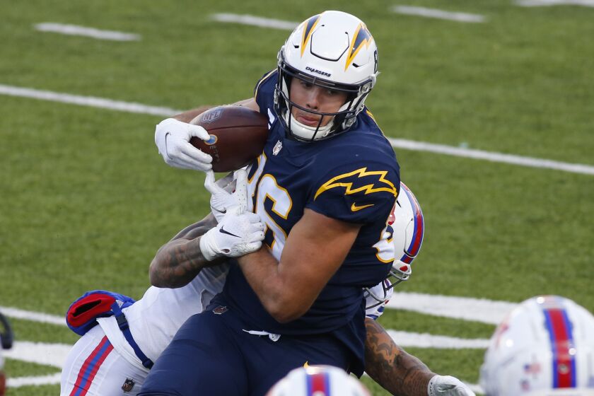 Los Angeles Chargers Hunter Henry (86) during the second half of an NFL football game against the Buffalo Bills.