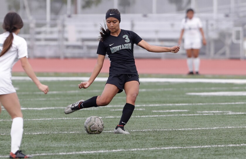 Seniors Spark Costa Mesa Girls Soccer To Third Straight League Crown Los Angeles Times