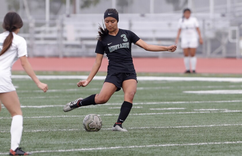 Seniors Spark Costa Mesa Girls Soccer To Third Straight League Crown Los Angeles Times Seniors Spark Costa Mesa Girls Soccer To Third Straight League Crown Los Angeles Times