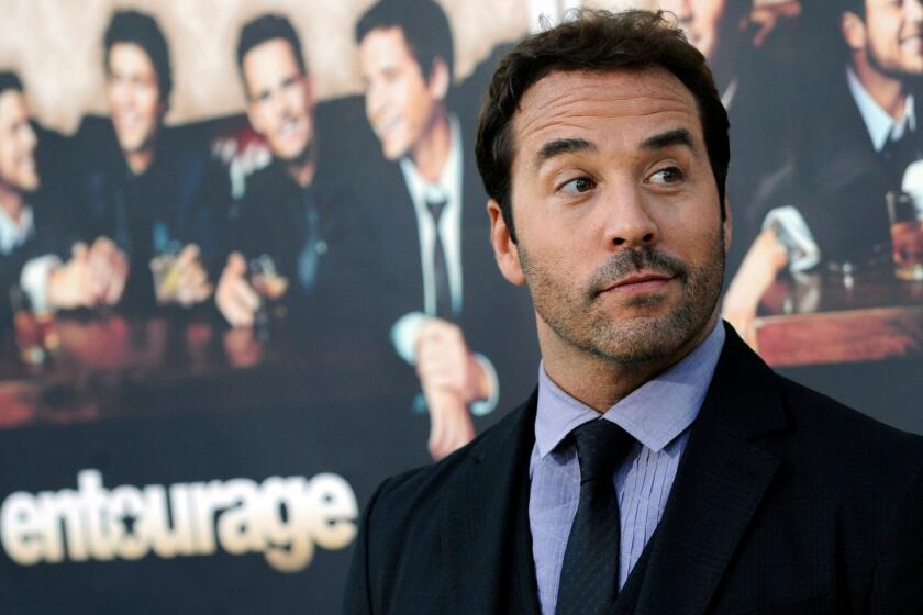 "Entourage" cast member Jeremy Piven arrives at the premiere of the sixth season of the HBO series in Los Angeles, Thursday July 9, 2009. (AP Photo/Chris Pizzello) ORG XMIT: CACP112