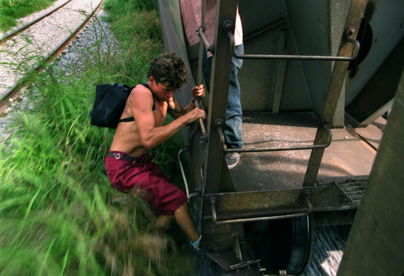 2003 Pulitzer: Feature Photography