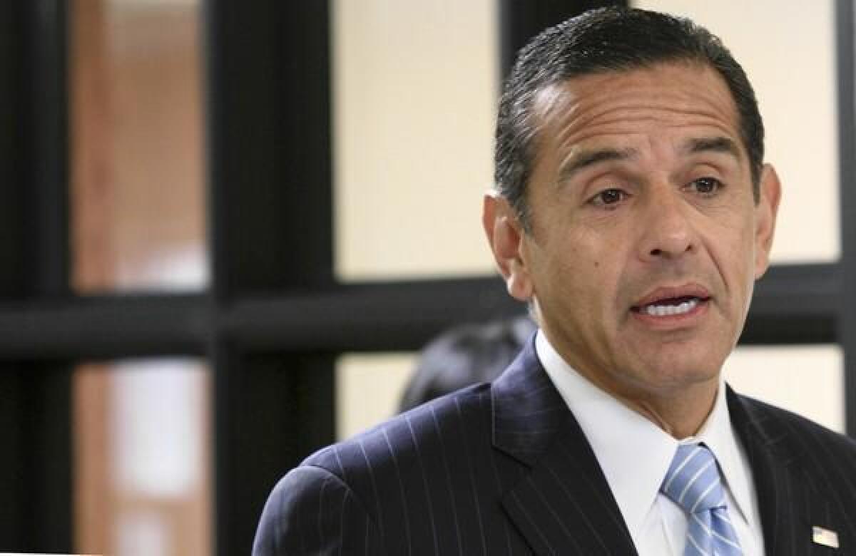 Former Los Angeles Mayor Antonio Villaraigosa on Monday endorsed a marijuana legalization initiative.