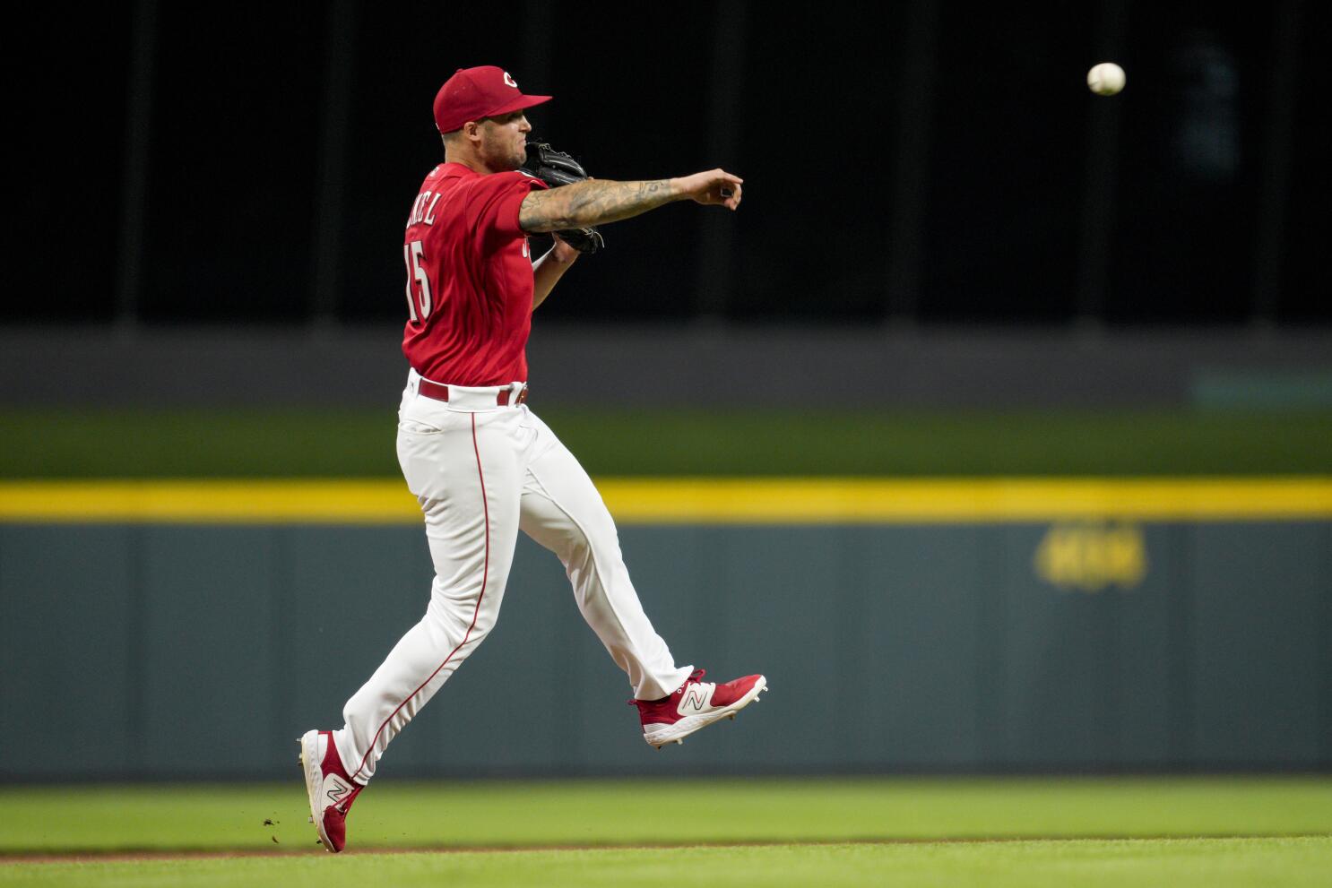 Louisville baseball heats up quickly on opening day - CardGame