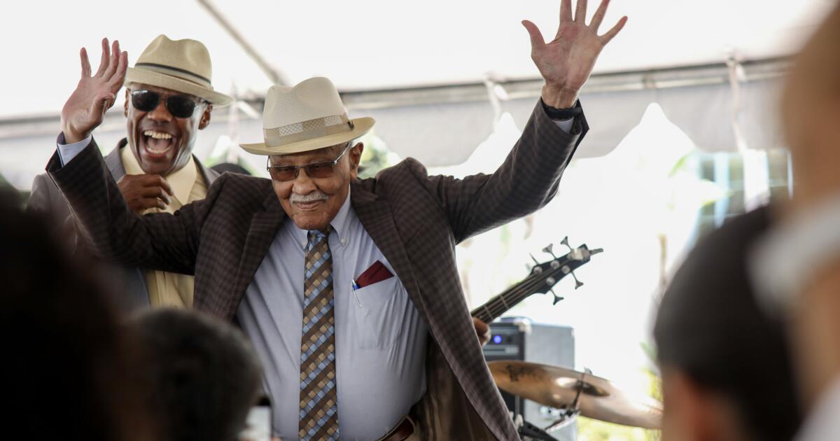 Leon Williams, pioneering Black leader, honored with lifetime ...
