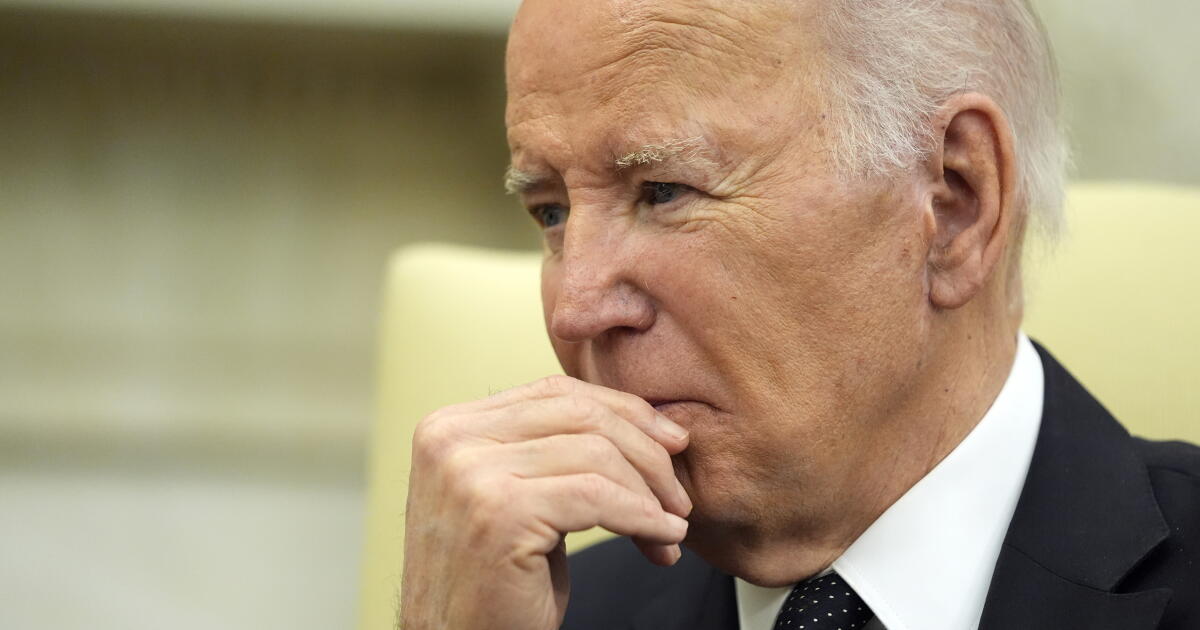 Column: Biden still trails Trump in the polls. His problem goes beyond inflation, Gaza and age Column: Biden still trails Trump in the polls. His problem goes beyond inflation, Gaza and age