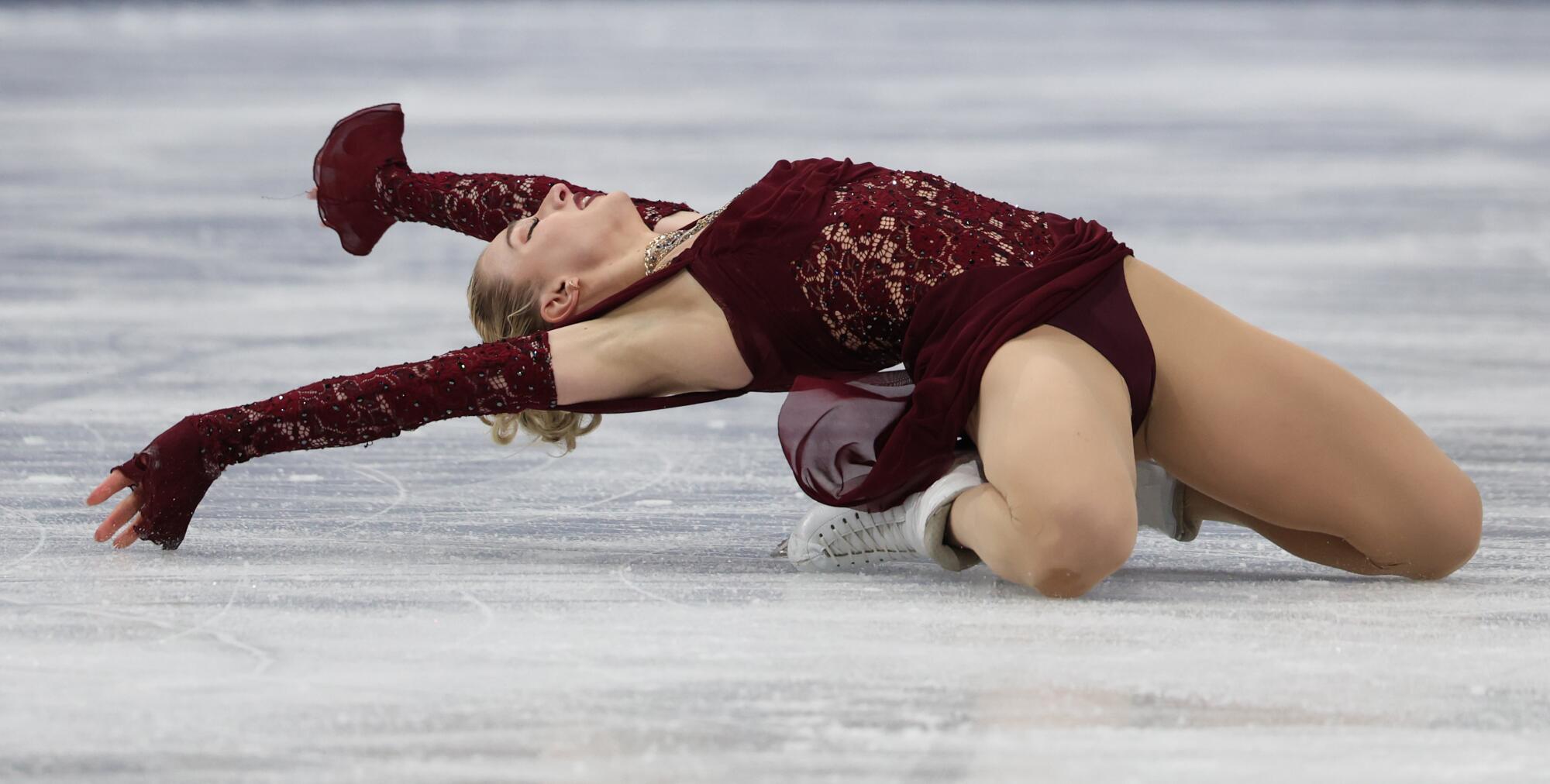 LAのデザイナー、リサ・マッキノンは自身のルーツを活かしてアメリカのフィギュアスケート用ドレスを制作 LAのデザイナー、リサ・マッキノンは自身のルーツを活かしてアメリカのフィギュアスケート用ドレスを制作