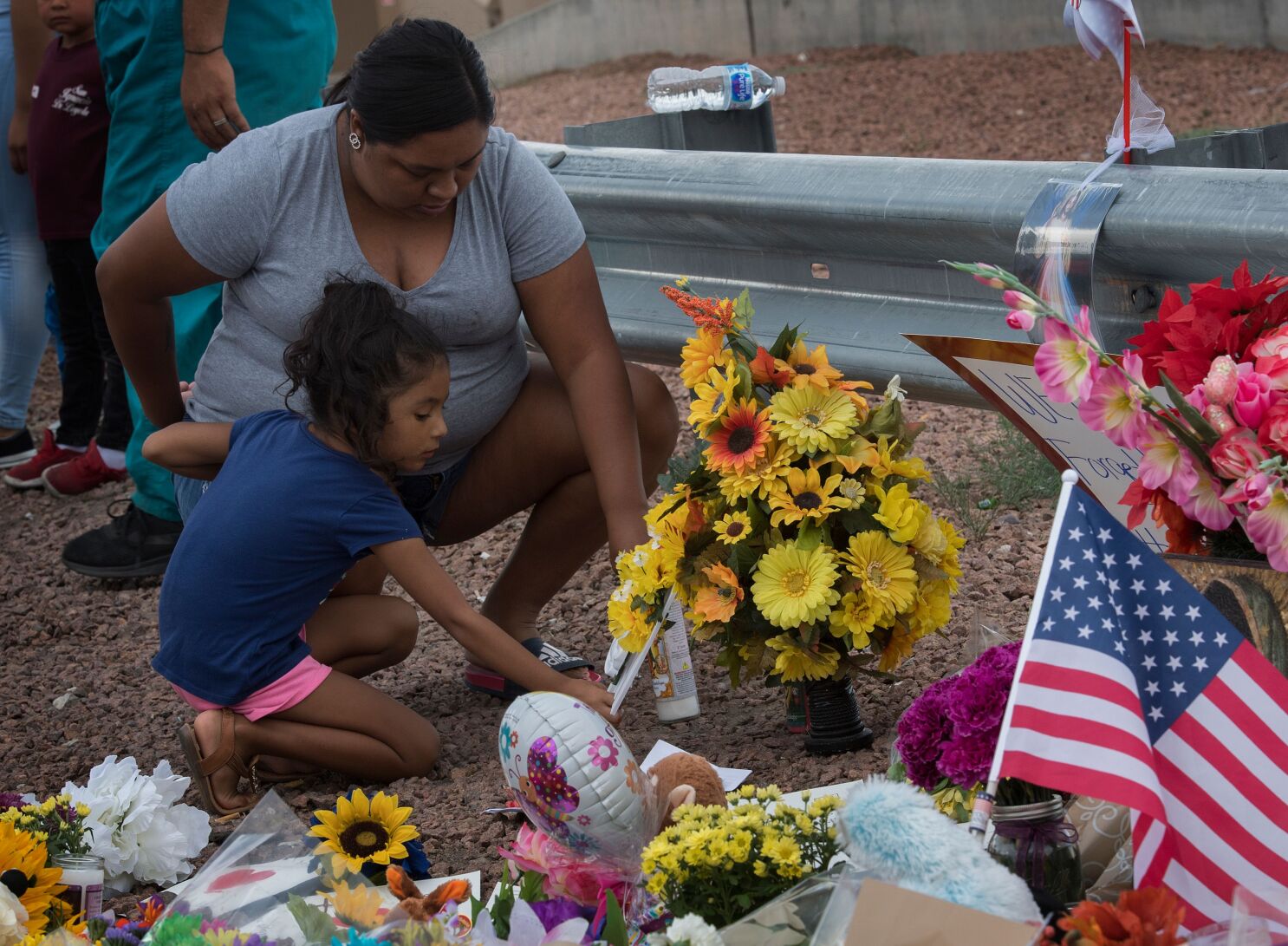 In El Paso And Now Dayton The Familiar Fallout Of A Mass Shooting Repeats Again Los Angeles Times