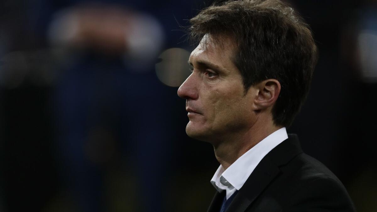 Guillermo Barros Schelotto, coach of Argentina's Boca Juniors, has agreed to a multiyear contract with the Galaxy, a source tells the Los Angeles Times.
