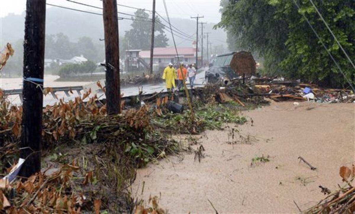 Foto tomada de video que muestra los daños causados por las tormentas cerca de Clendenin, West Virginia, el 23 de junio del 2016. (Chris Dorst/Gazette-Mail via AP)