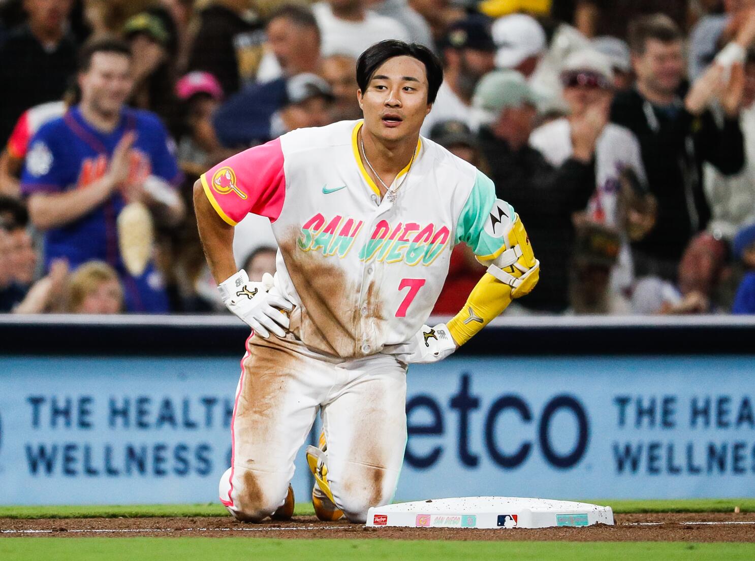 Padres sweep Rangers in weekend series, but lose Ha-Seong Kim to injury, National Sports