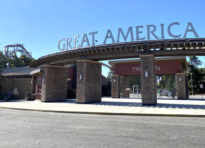 Pillars support cut-out metal letters that spell out Great America.