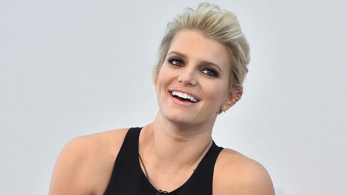 Jessica Simpson's behavior in a HSN clip gets attention on Twitter.