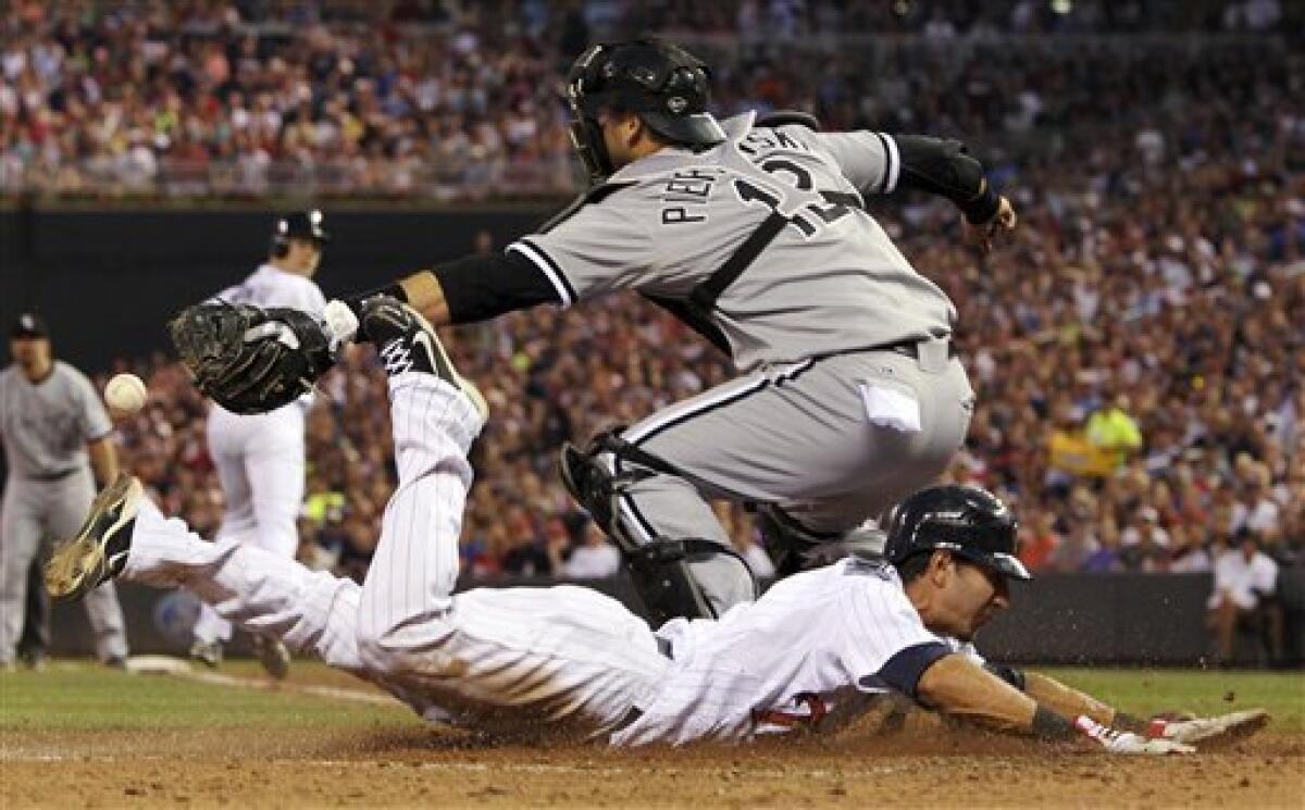 Paul Konerko got hit in face with pitch, didn't want help, homered