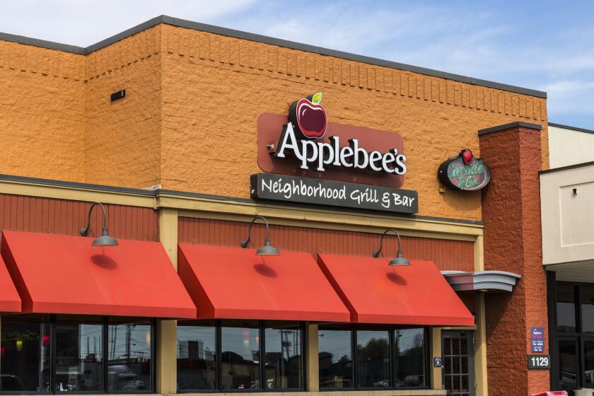 Marion - Circa April 2017: Applebee's Neighborhood Grill and Bar Casual Restaurant. Applebee's is a subsidiary of DineEquity, Inc. V