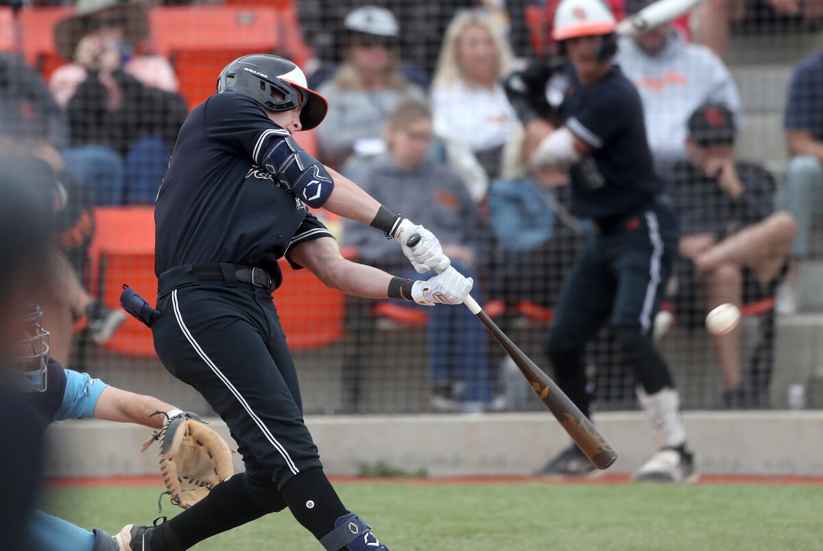 Hb Baseball Huntington Beach baseball surges late, advances to regional semifinals ...