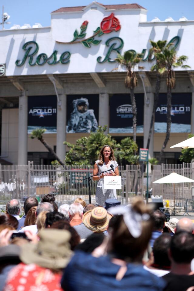 Photo Gallery: Statue of former USA women's soccer player Chastain unveiled at Rose Bowl