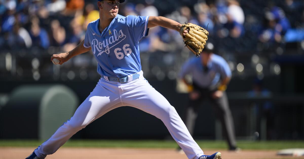 Chris Sale throws five shutout innings as Red Sox top Royals 7-3