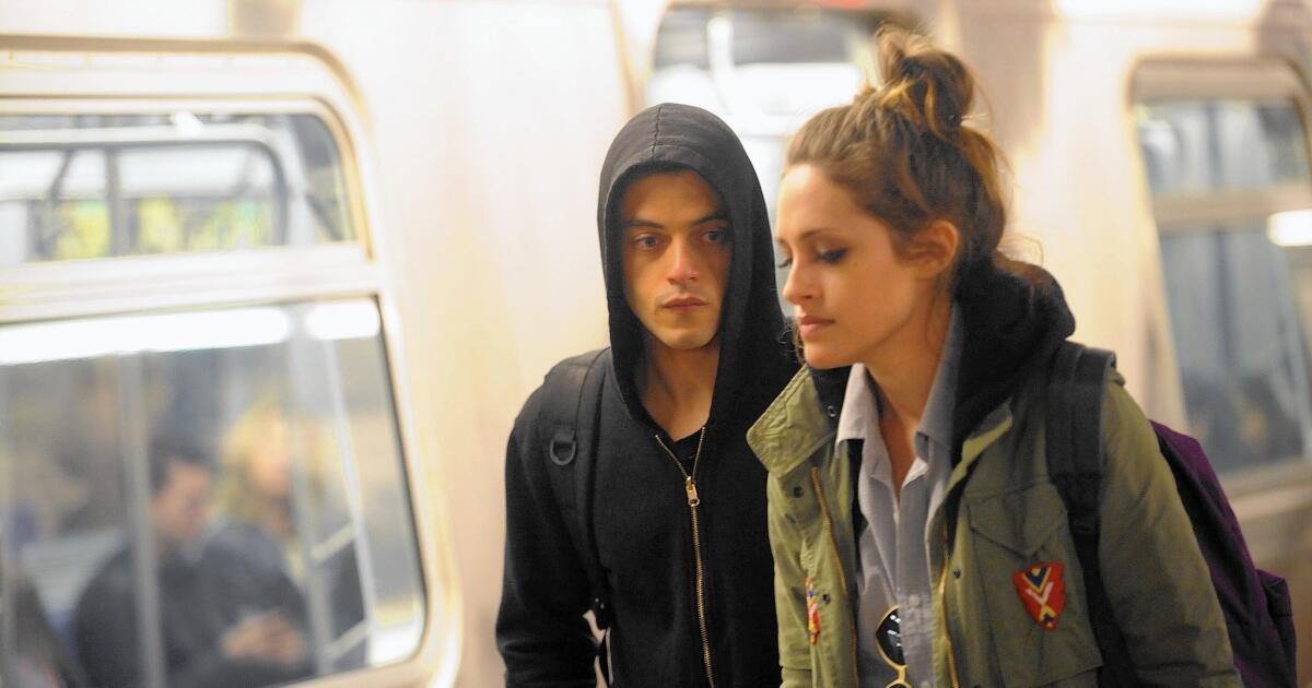 TV Preview: Wealth disparity, hackers and cyber threats in 'Mr. Robot' -  Los Angeles Times