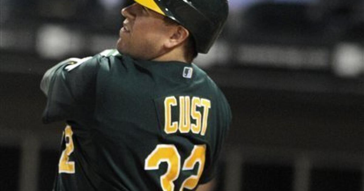 Ellis' homer lifts A's past Sox