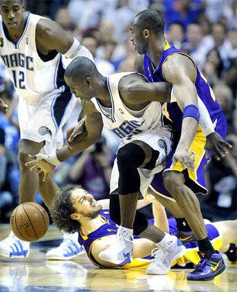 Pau Gasol, Mickael Pietrus, Kobe Bryant