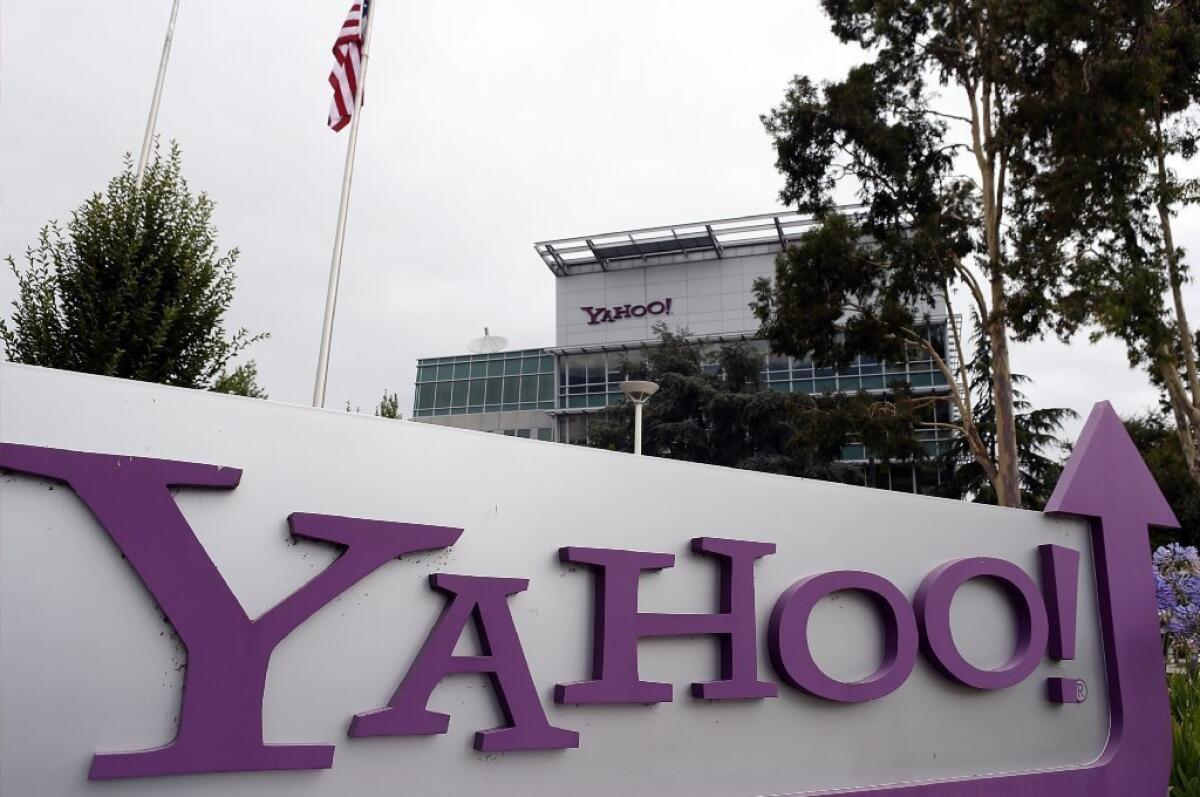 Investors were not just disappointed in Yahoo¿s fourth-quarter results Tuesday. They were also disappointed in the growth of Chinese e-commerce giant Alibaba, in which Yahoo has a 24% stake.