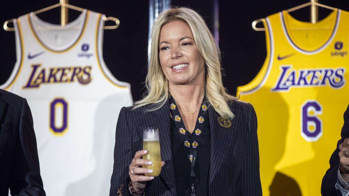 Jeanie Buss: Phil Jackson and Magic Johnson part of Lakers again - Los  Angeles Times