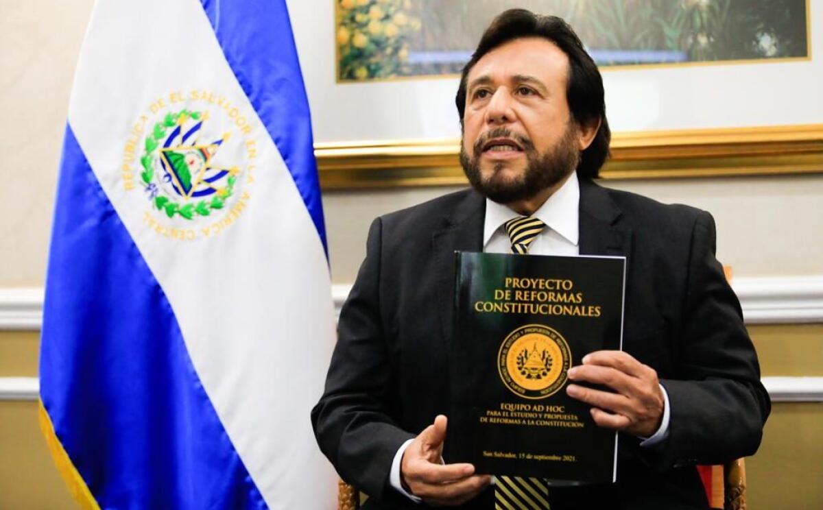 El Dr. Félix Ulloa, vicepresidente de El Salvador, suspendió la gira que tenía programada para Los Ángeles.