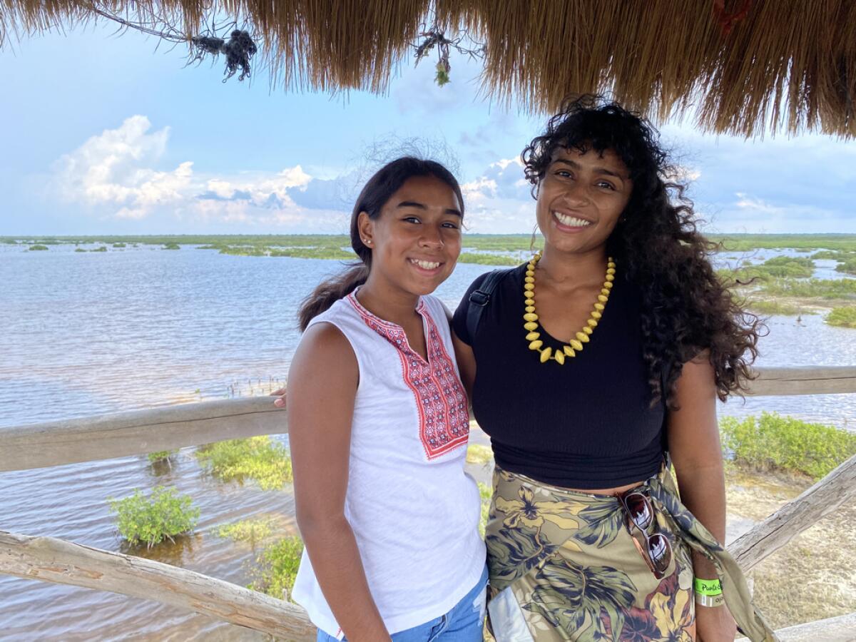 Julissa Muñiz, 30, and her daughter Amaris, 13