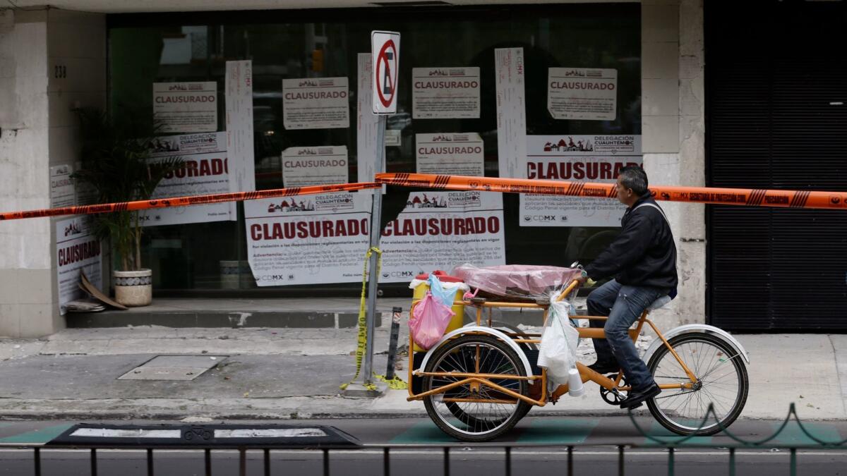 A sweet bread vendor in Condesa.