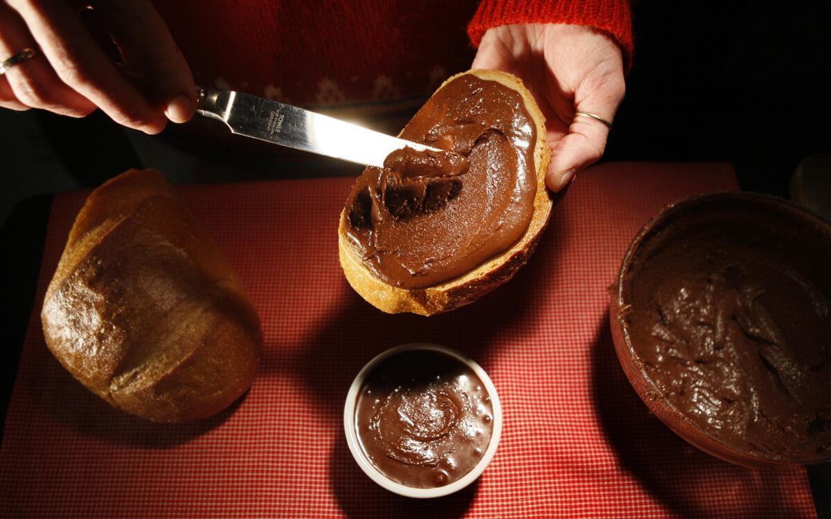 Hazelnut-chocolate spread (homemade Nutella)