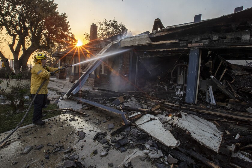 469012-me-saddleridge-fire-1-BRV.jpg