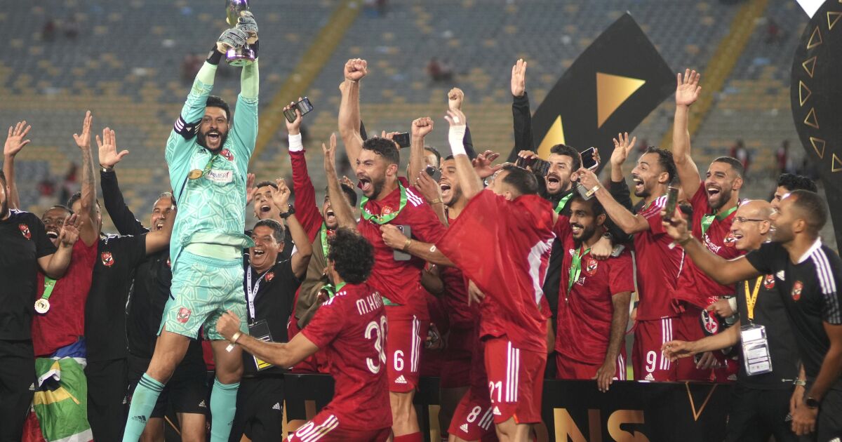 فاز الأهلي المصري بدوري أبطال إفريقيا بهدف متأخر أمام حامل اللقب الوداد