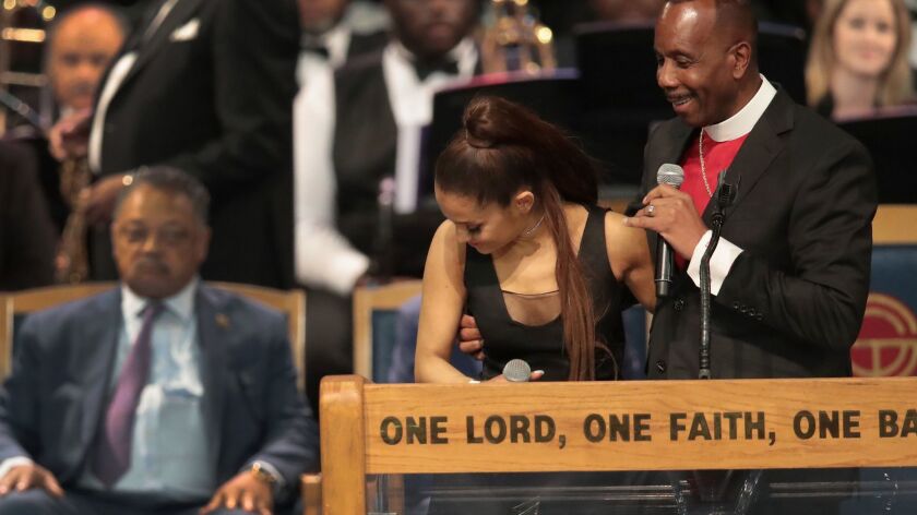 Aretha Franklin Funeral Bishop Apologizes To Ariana Grande
