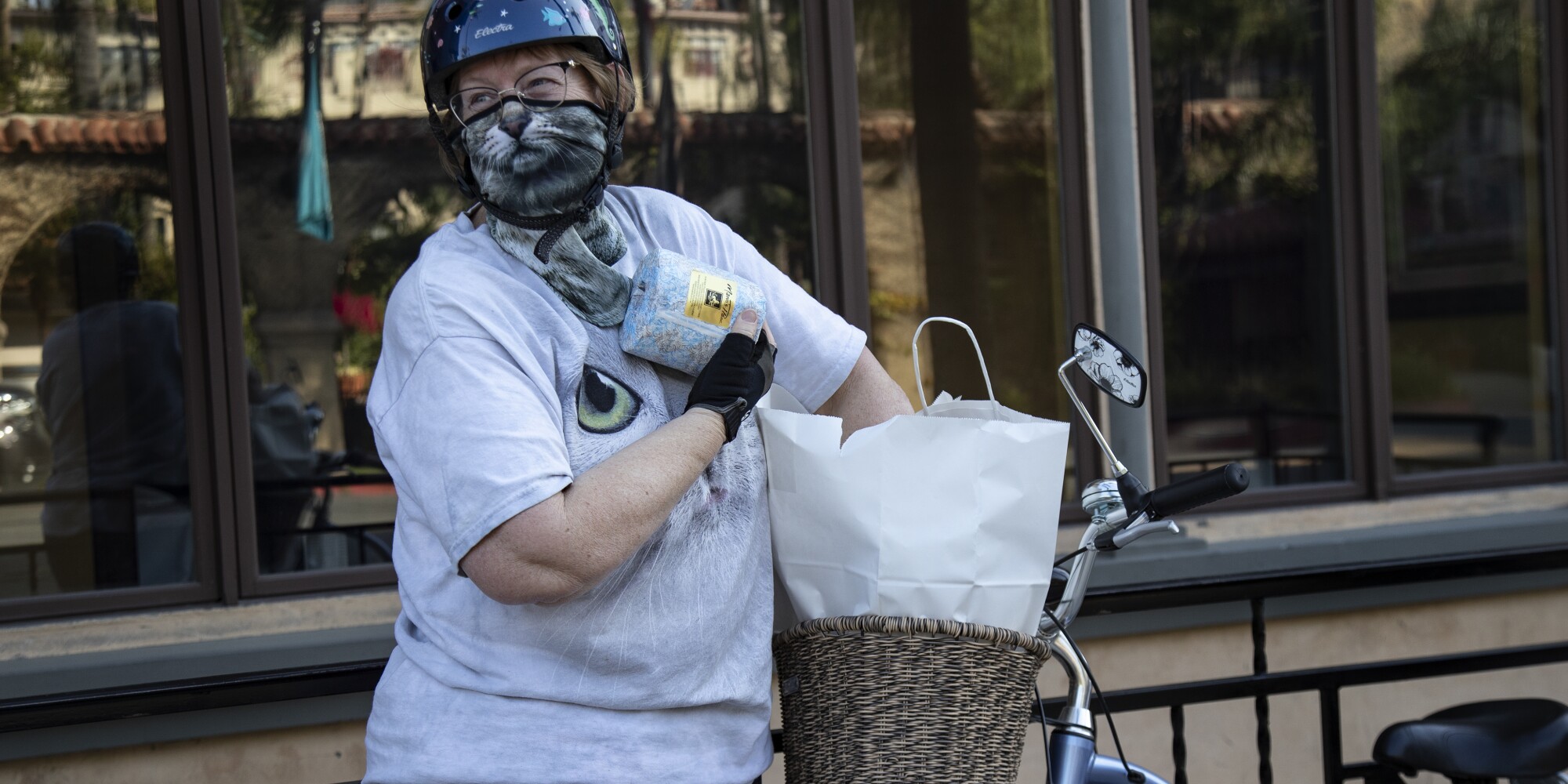 Coronavirus Updates Boris Johnson In Intensive Care Los Angeles Times