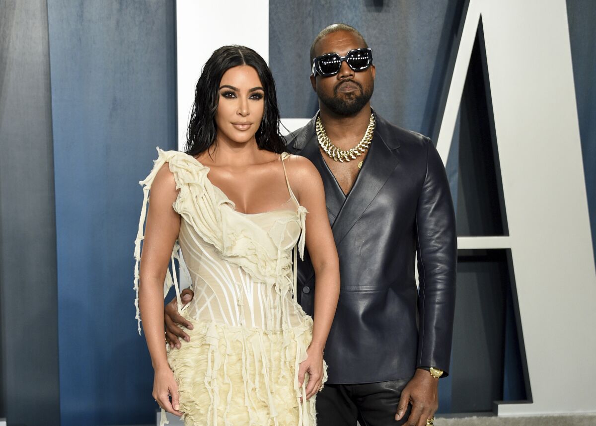 Kim Kardashian declared single amid Kanye West divorce drama - Los Angeles Times