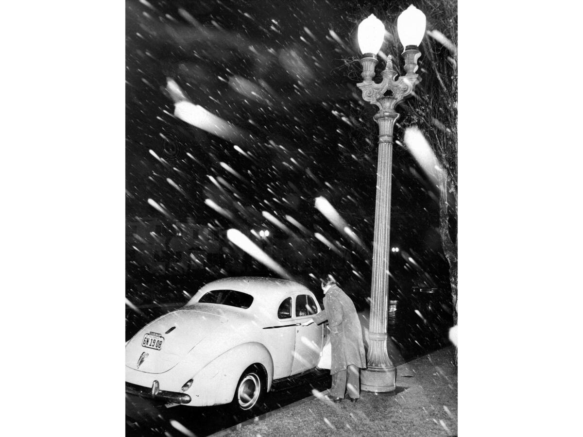 Snow falling in Los Angeles in 1949